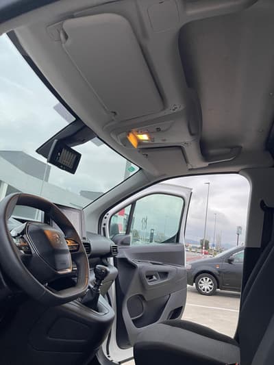 Peugeot Partner 8