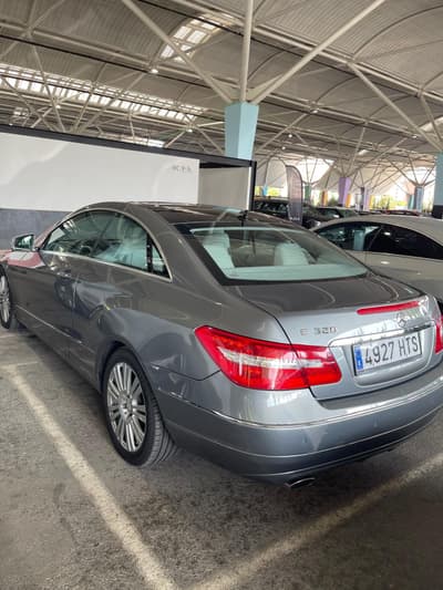 Mercedes Benz E220 CDI 4