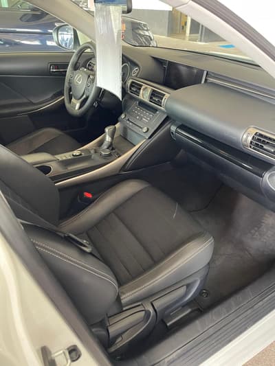Lexus IS 300h Executive 6