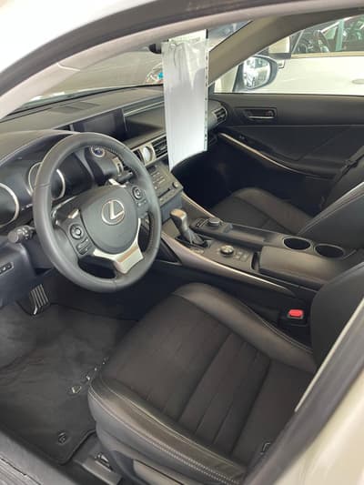 Lexus IS 300h Executive 5