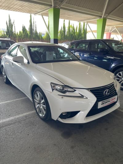 Lexus IS 300h Executive 2